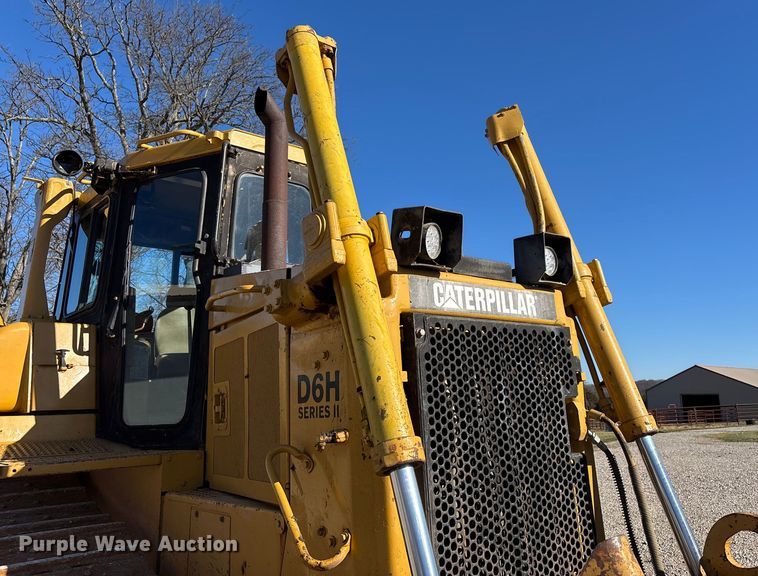 image for item DW7390 Caterpillar D6H series II dozer