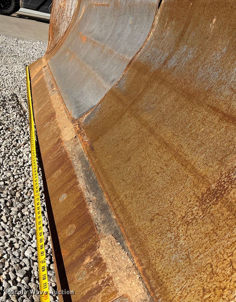 image for item DW7390 Caterpillar D6H series II dozer