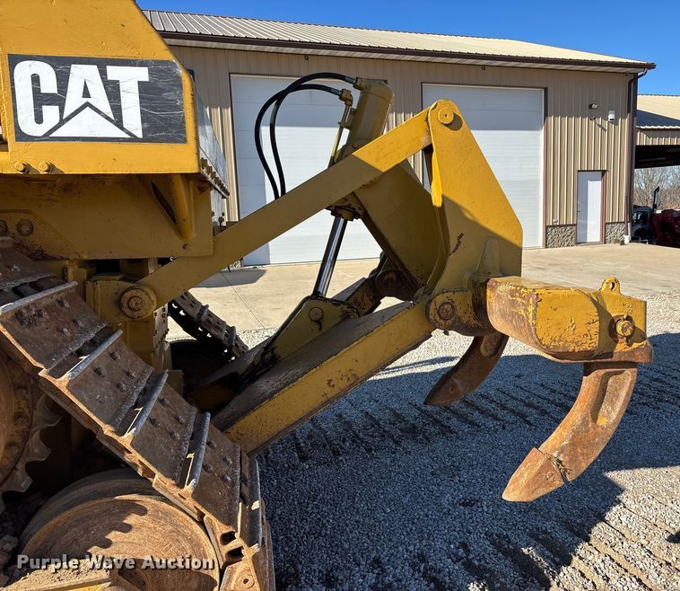image for item DW7390 Caterpillar D6H series II dozer