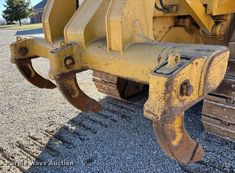image for item DW7390 Caterpillar D6H series II dozer