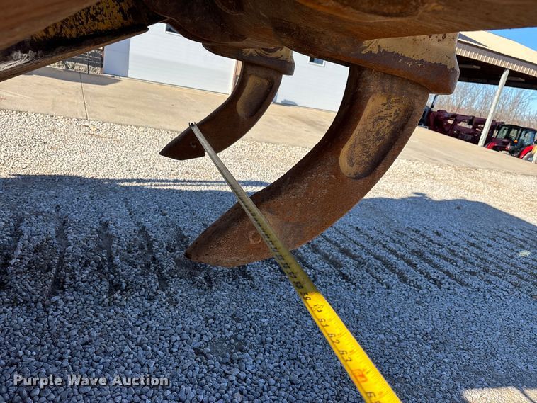 image for item DW7390 Caterpillar D6H series II dozer