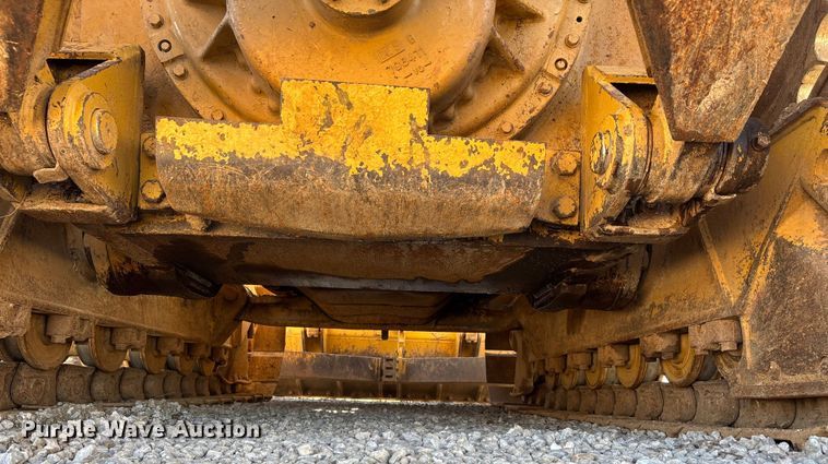 image for item DW7390 Caterpillar D6H series II dozer