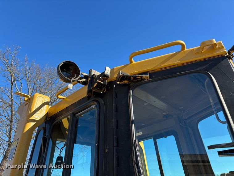 image for item DW7390 Caterpillar D6H series II dozer