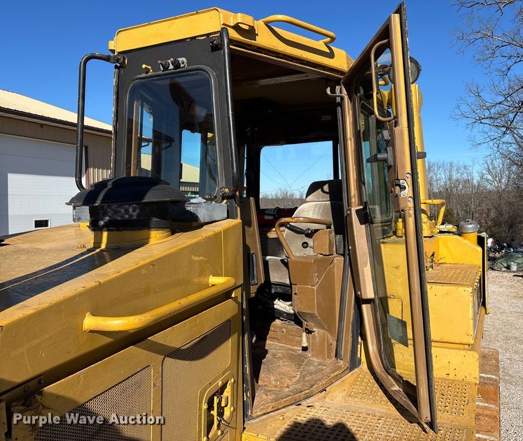 image for item DW7390 Caterpillar D6H series II dozer