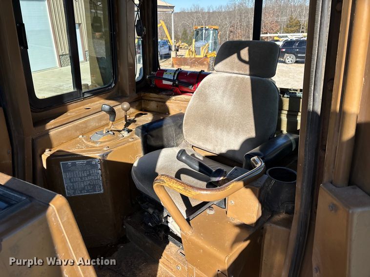 image for item DW7390 Caterpillar D6H series II dozer