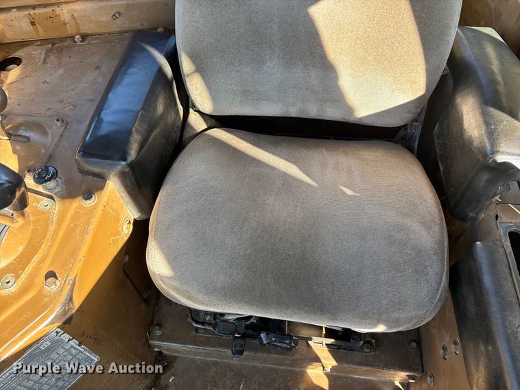 image for item DW7390 Caterpillar D6H series II dozer