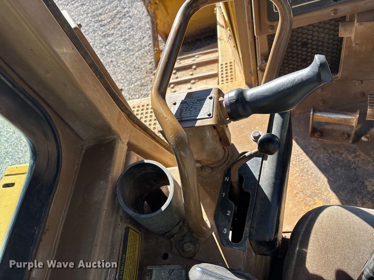 image for item DW7390 Caterpillar D6H series II dozer