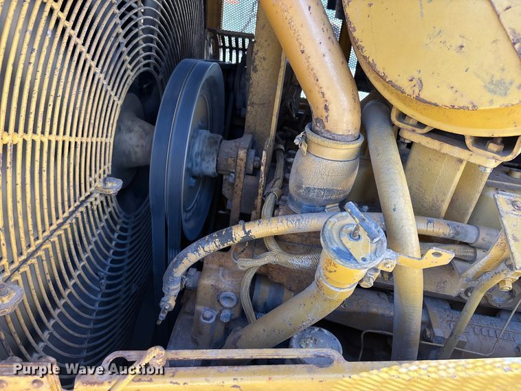 image for item DW7390 Caterpillar D6H series II dozer