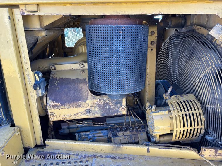 image for item DW7390 Caterpillar D6H series II dozer