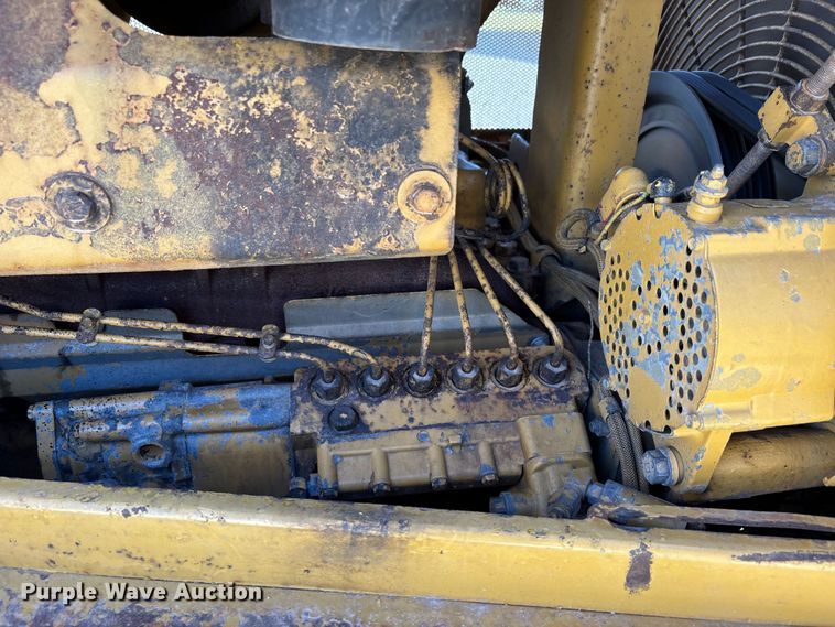 image for item DW7390 Caterpillar D6H series II dozer
