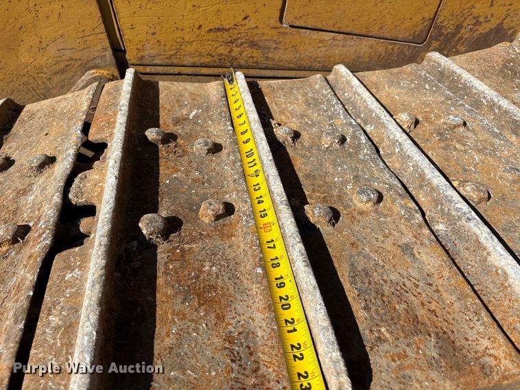 image for item DW7390 Caterpillar D6H series II dozer