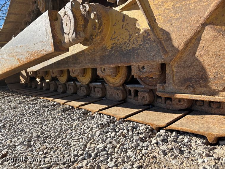 image for item DW7390 Caterpillar D6H series II dozer