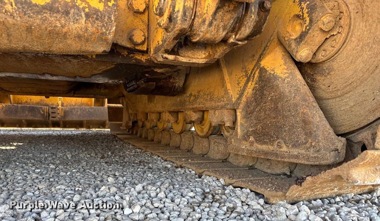 image for item DW7390 Caterpillar D6H series II dozer