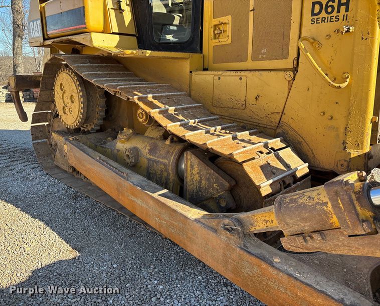 image for item DW7390 Caterpillar D6H series II dozer