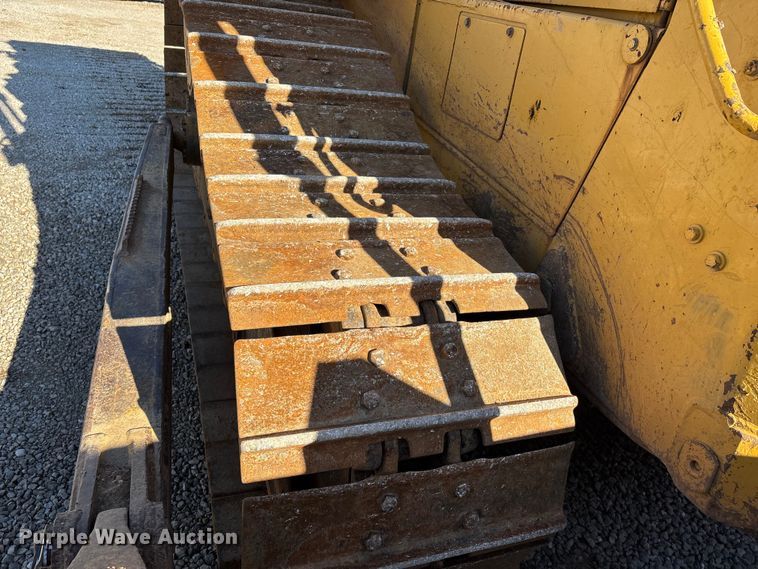 image for item DW7390 Caterpillar D6H series II dozer