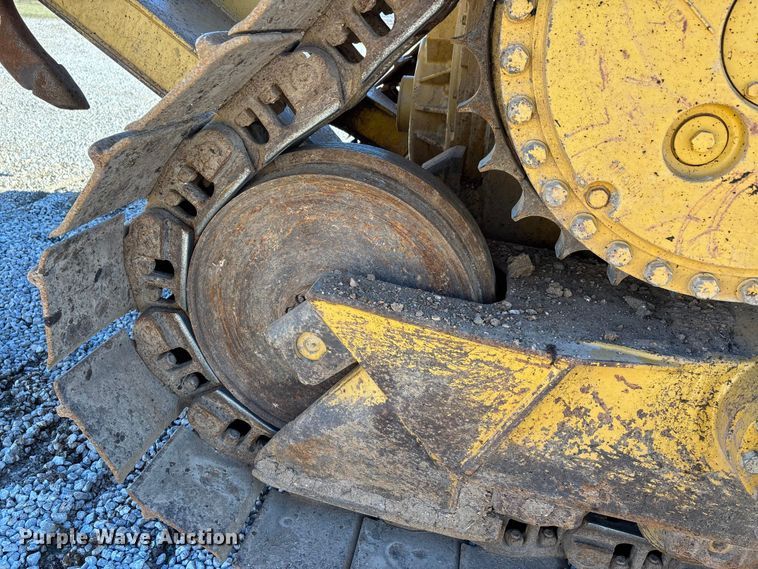 image for item DW7390 Caterpillar D6H series II dozer