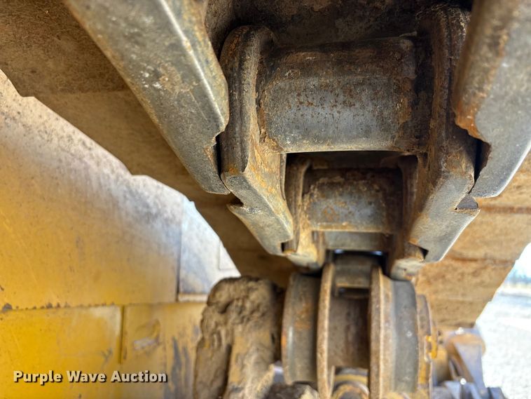 image for item DW7390 Caterpillar D6H series II dozer