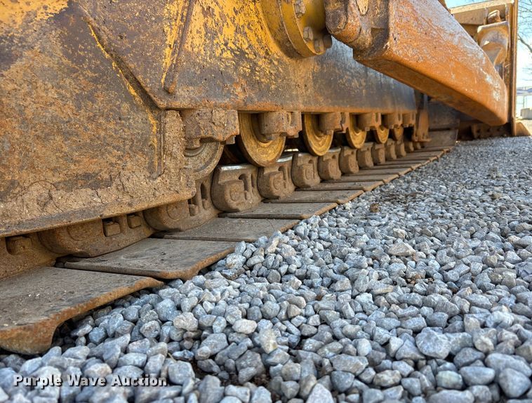 image for item DW7390 Caterpillar D6H series II dozer