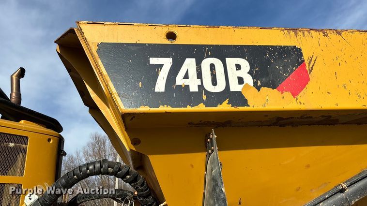 image for item DW7402 2015 Caterpillar 740B articulated haul truck