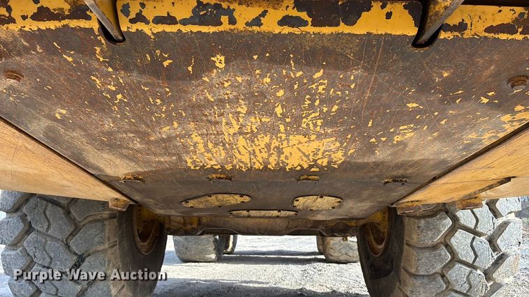 image for item DW7402 2015 Caterpillar 740B articulated haul truck