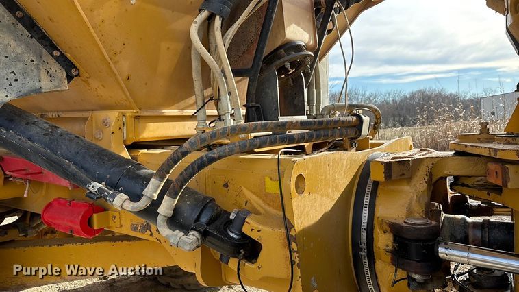 image for item DW7402 2015 Caterpillar 740B articulated haul truck