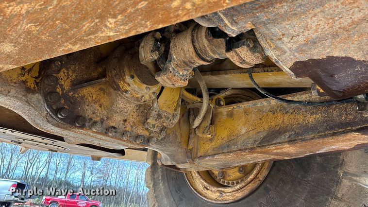 image for item DW7402 2015 Caterpillar 740B articulated haul truck