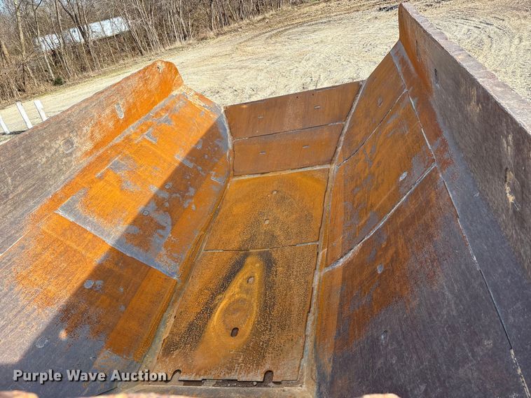 image for item DW7402 2015 Caterpillar 740B articulated haul truck