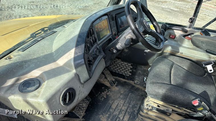 image for item DW7402 2015 Caterpillar 740B articulated haul truck