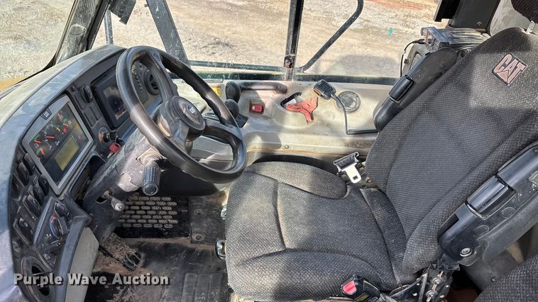 image for item DW7402 2015 Caterpillar 740B articulated haul truck