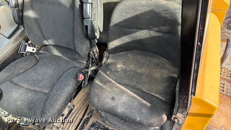 image for item DW7402 2015 Caterpillar 740B articulated haul truck