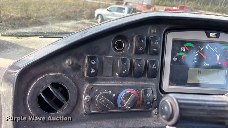 image for item DW7402 2015 Caterpillar 740B articulated haul truck