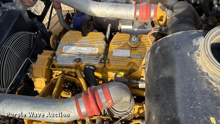 image for item DW7402 2015 Caterpillar 740B articulated haul truck