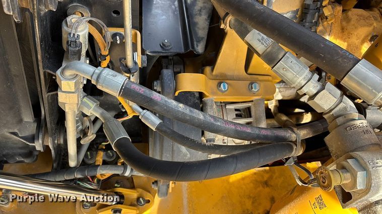 image for item DW7402 2015 Caterpillar 740B articulated haul truck