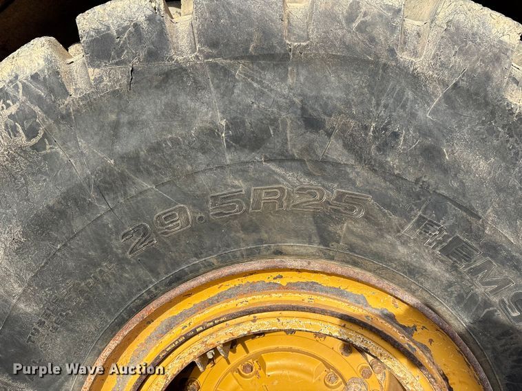 image for item DW7402 2015 Caterpillar 740B articulated haul truck