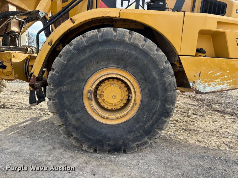 image for item DW7402 2015 Caterpillar 740B articulated haul truck