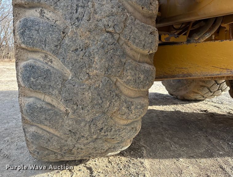 image for item DW7402 2015 Caterpillar 740B articulated haul truck