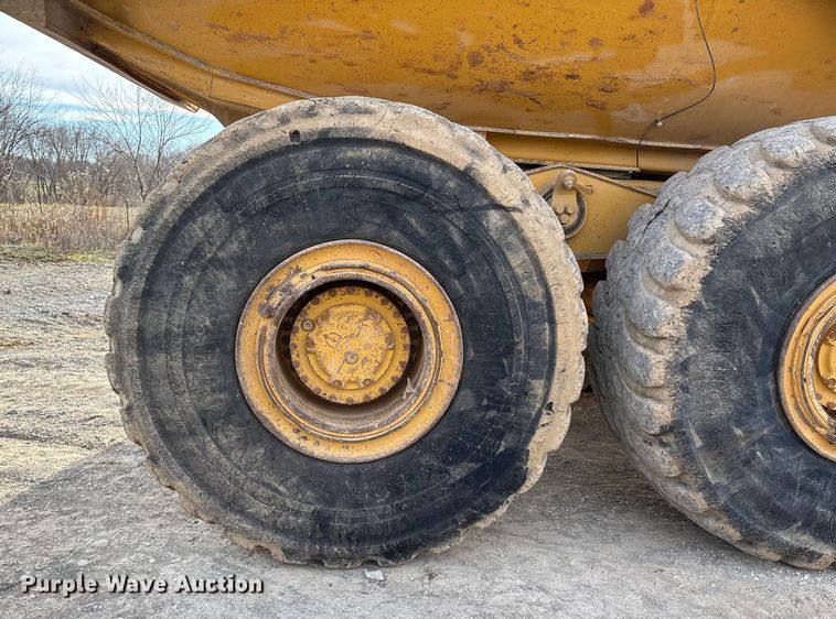 image for item DW7402 2015 Caterpillar 740B articulated haul truck