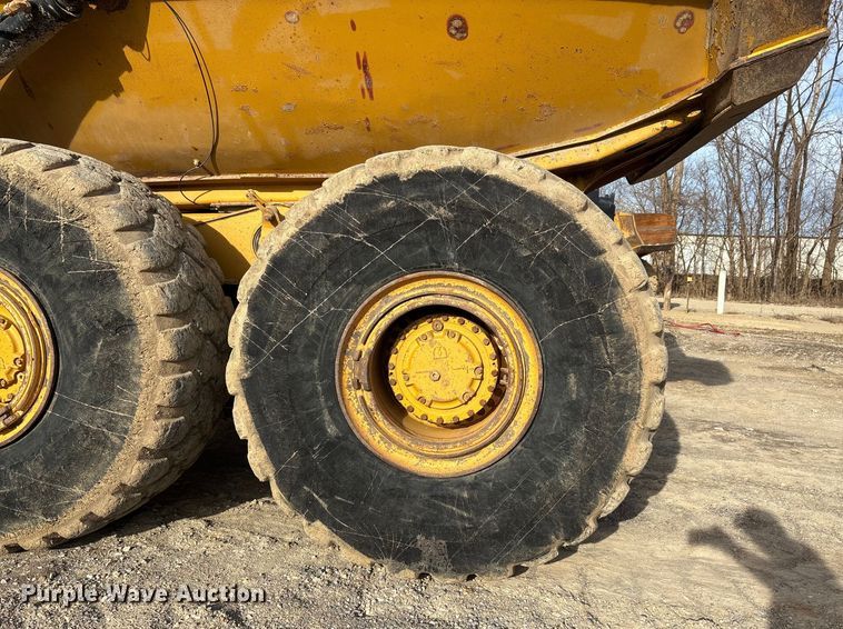 image for item DW7402 2015 Caterpillar 740B articulated haul truck