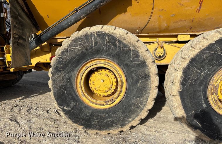 image for item DW7402 2015 Caterpillar 740B articulated haul truck