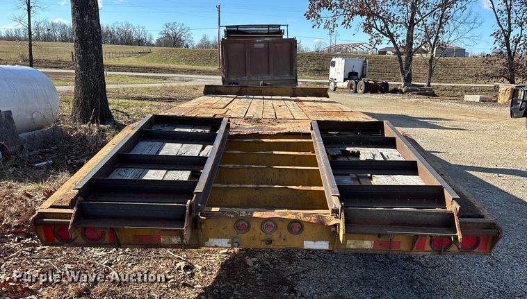 image for item DW7406 2007 Eager Beaver 20XPT equipment trailer