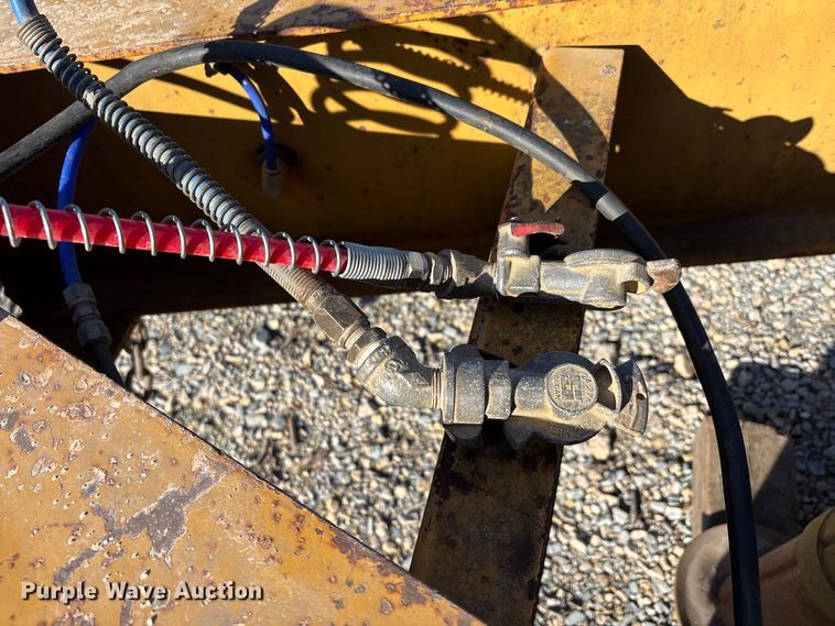 image for item DW7406 2007 Eager Beaver 20XPT equipment trailer