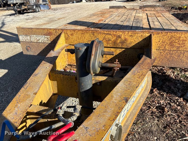 image for item DW7406 2007 Eager Beaver 20XPT equipment trailer
