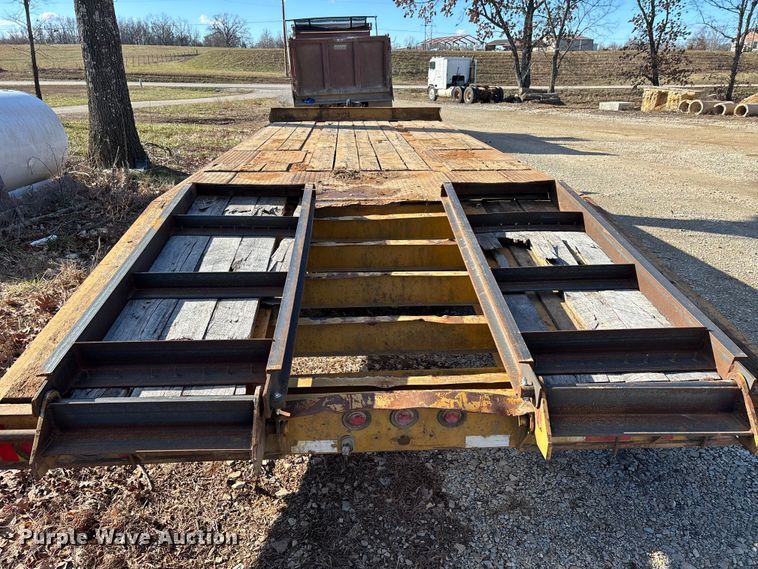 image for item DW7406 2007 Eager Beaver 20XPT equipment trailer