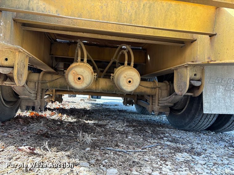 image for item DW7406 2007 Eager Beaver 20XPT equipment trailer