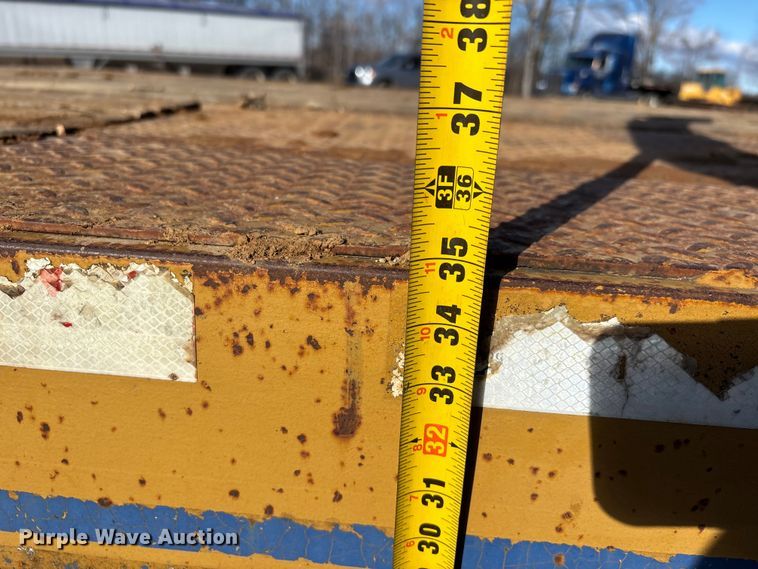 image for item DW7406 2007 Eager Beaver 20XPT equipment trailer