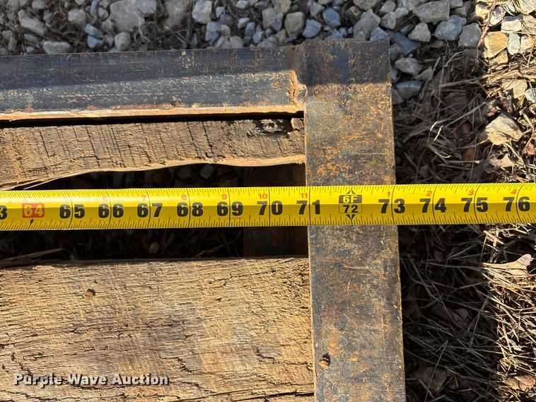 image for item DW7406 2007 Eager Beaver 20XPT equipment trailer