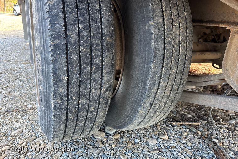 image for item DW7406 2007 Eager Beaver 20XPT equipment trailer