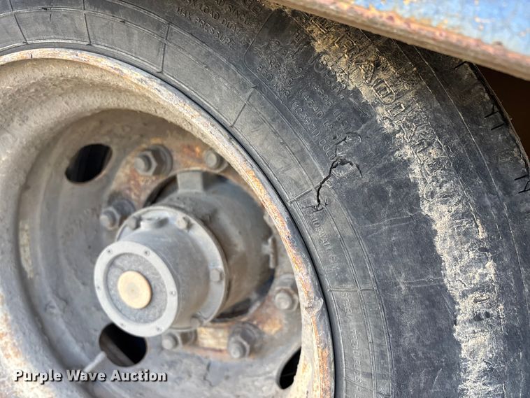 image for item DW7406 2007 Eager Beaver 20XPT equipment trailer