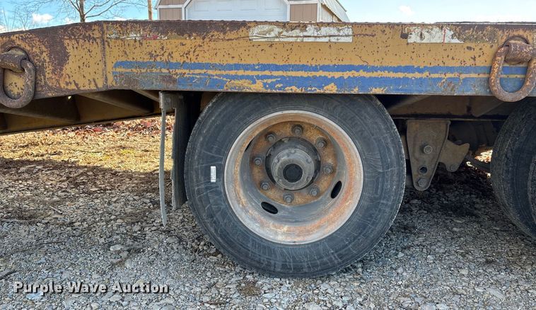 image for item DW7406 2007 Eager Beaver 20XPT equipment trailer