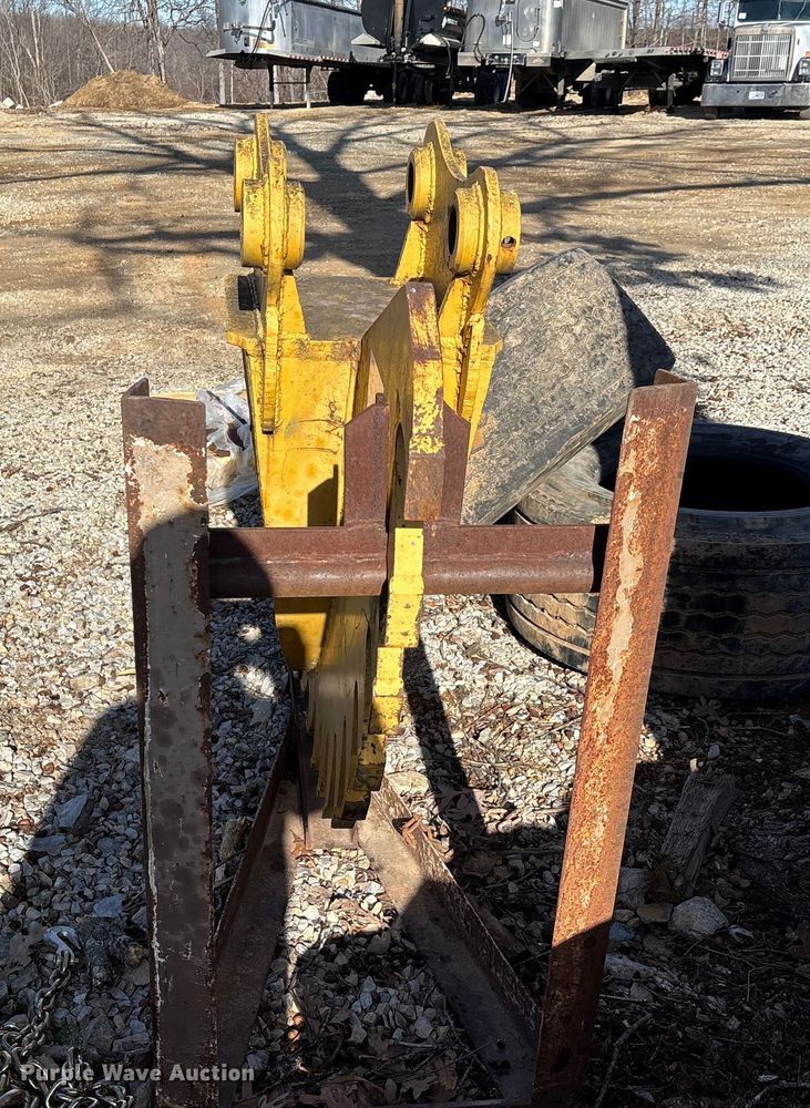 image for item DW7408 Excavator ripper tooth